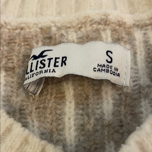 Women’s Hollister Beige Plaid oversize Sweater Size S - Picture 2 of 4